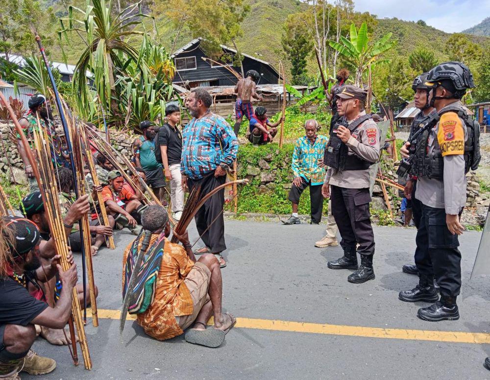 Pendukung Paslon Pilkada Puncak Jaya Bentrok Lagi, Satu Orang Tewas