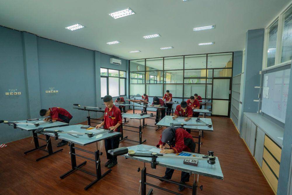 Ilustrasi penerima beasiswa SMK Unggulan AMMAN. (dok. AMMAN)