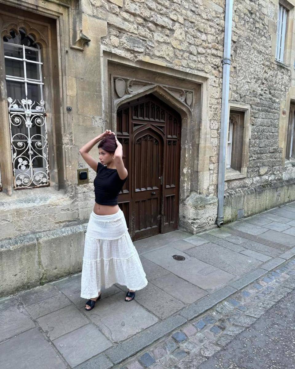 OOTD Katy Esistia, Kekasih Pemain Ole Romeny (instagram.com/katyesistia)