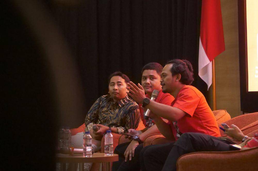 Ratusan mahasiswa Jurusan Hubungan Internasional (HI) FISIP Universitas Diponegoro (Undip) Semarang sangat antusias menyaksikan pemutaran film dokumenter "Road to Resilience’’ di kampus tersebut pada Selasa (3/6/2025). (dok. KKP)