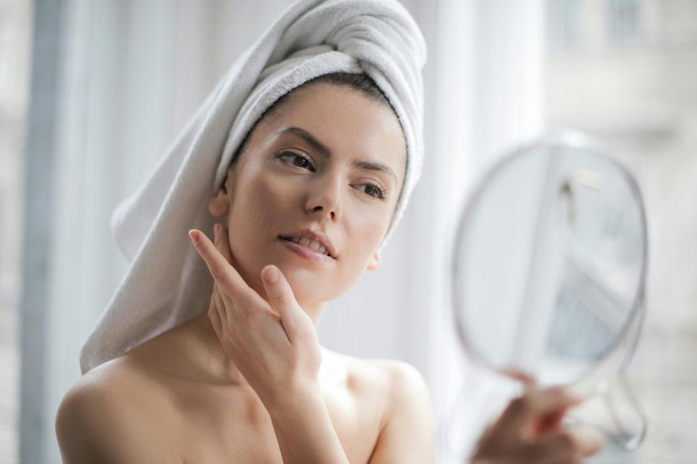 5 Kandungan Skincare yang Ampuh Atasi Bruntusan