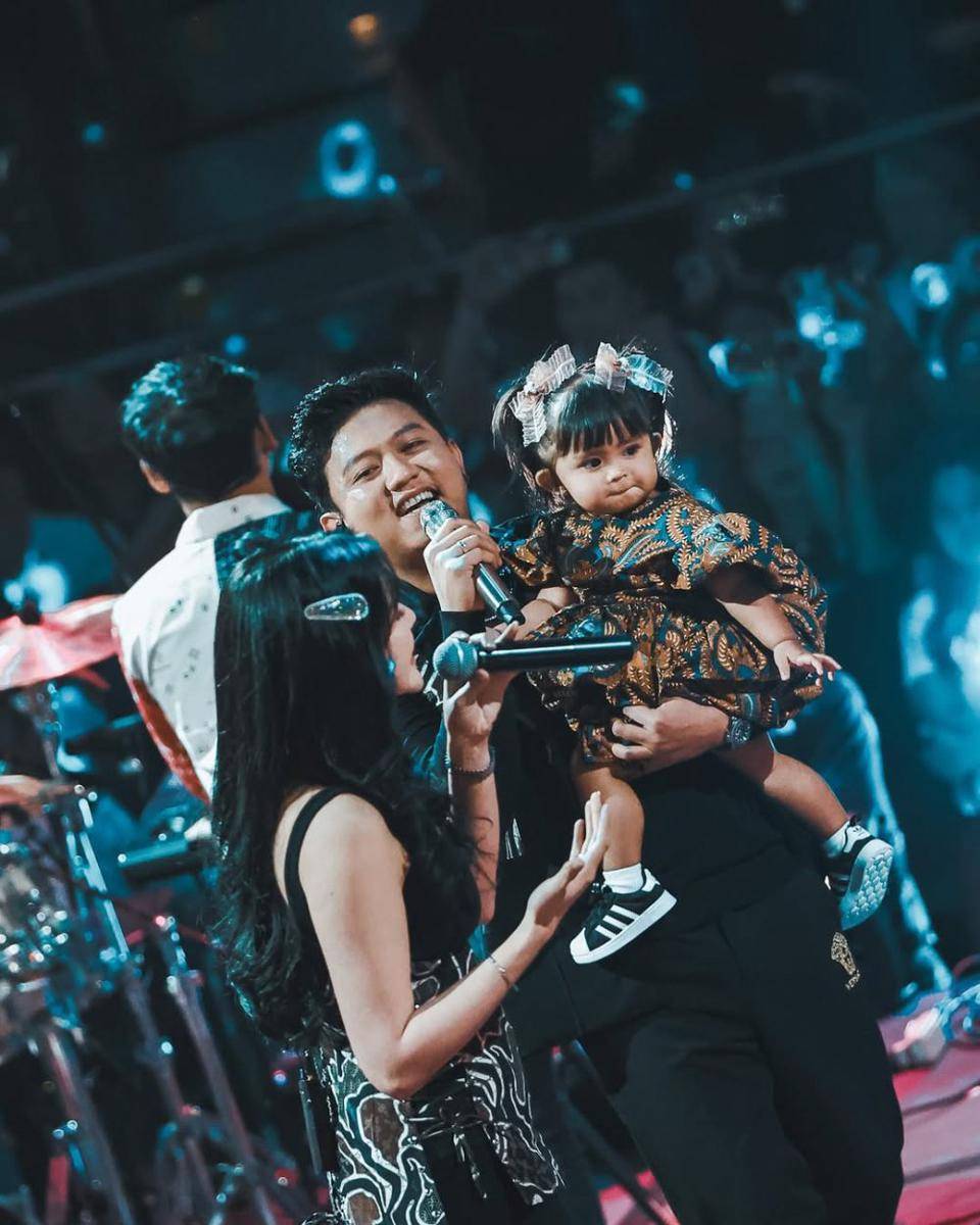 potret Denny Caknan dan keluarga (instagram.com/denny_caknan)