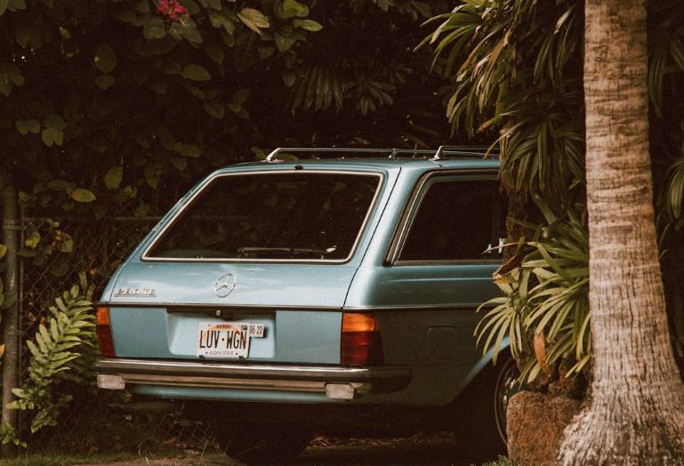 ilustrasi mobil wagon (pexels/Jess Loiterton)