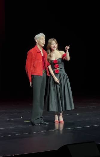 BamBam GOT7 bertemu dengan Baifern Pimchanok (instagram.com/baifernbah)