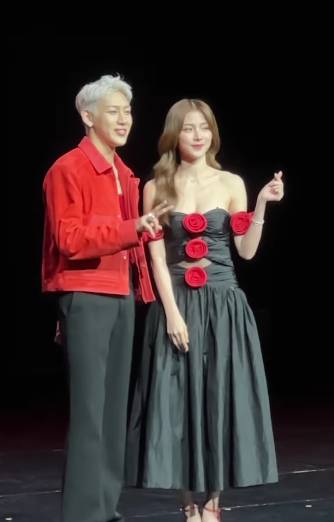BamBam GOT7 bertemu dengan Baifern Pimchanok (instagram.com/baifernbah)
