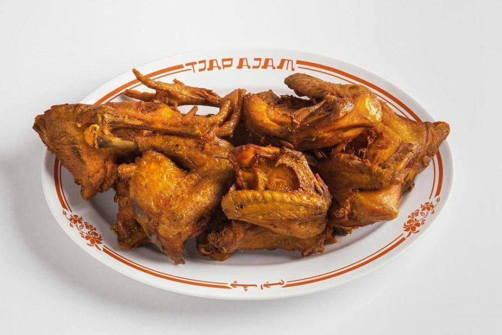 Potret Menu Ayam Goreng Kampung, RM Tjap Ajam Bandung 38 (instagram.com/tjapajam38)