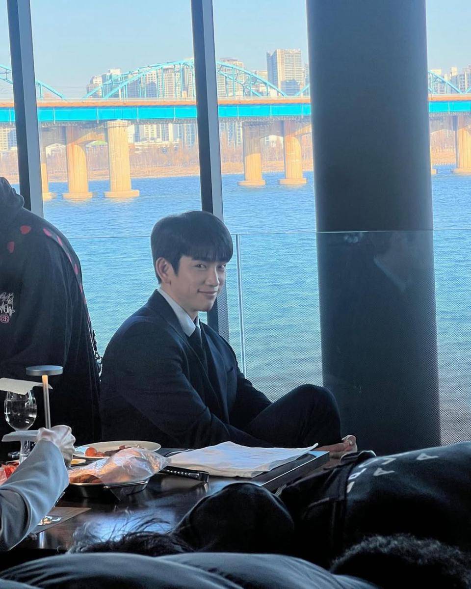 potret Jinyoung (instagram.com/jinyoung_0922jy)