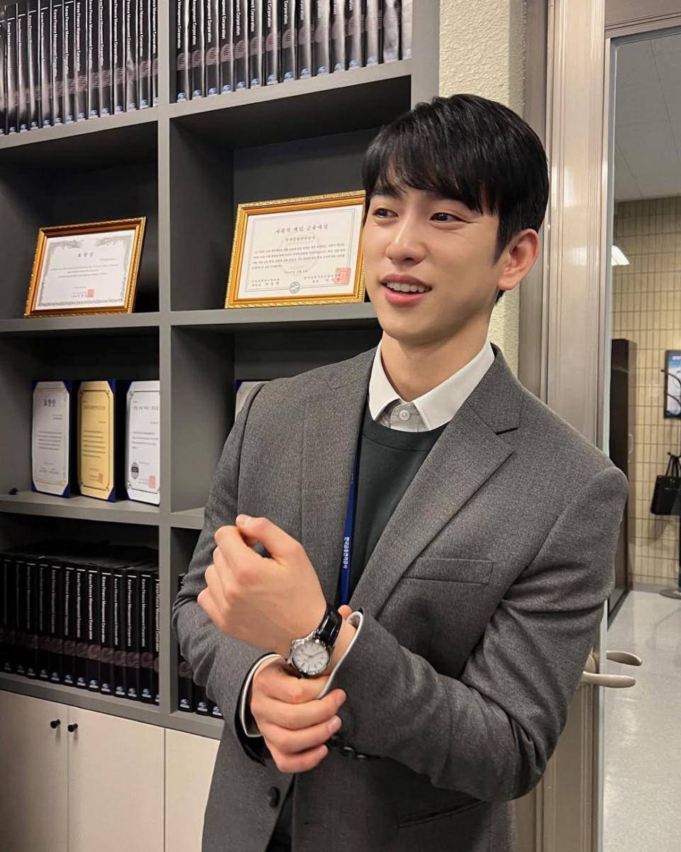 potret Jinyoung (instagram.com/jinyoung_0922jy)