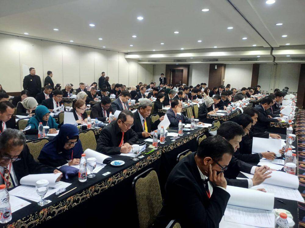 Peserta sedang mengikuti ujian calon advokat tahun 2025 di Semarang. (dok. Ikadin Jateng)