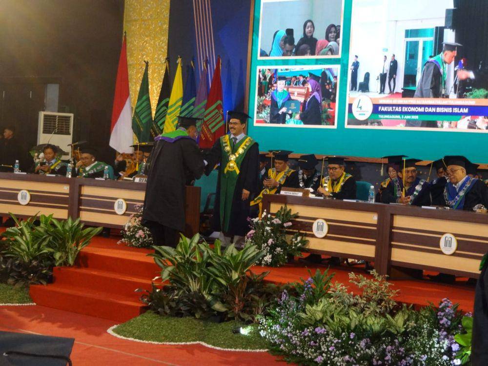 Prosesi wisuda UIN Sayyid Ali Rahmatullah Tulungagung. IDN Times/ Bramanta Pamungkas