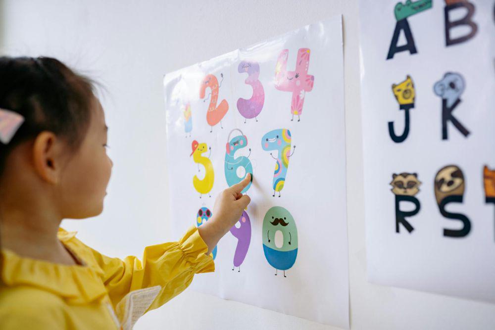 ilustrasi seseorang anak belajar numerasi (pexels.com/Yan Krukau)