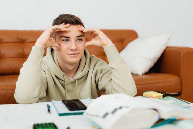 Ilustrasi seorang pria (Pexels.com/Photo By: Kaboompics.com)