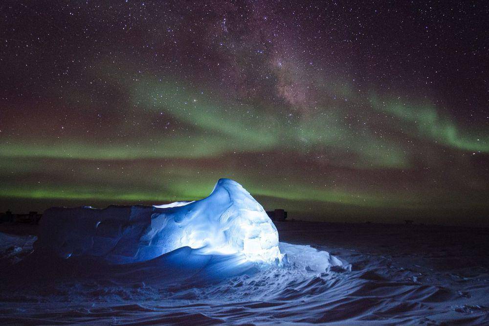 ilustrasi Aurora (commons.wikimedia.org/Ross Burgener)