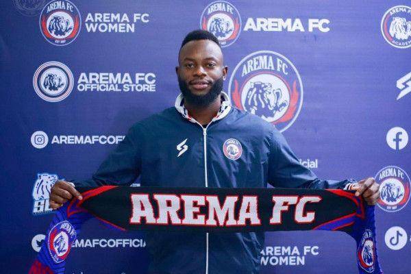 Charles Lokolingoy saat berseragam Arema FC. (Dok. Media Officer Arema FC)