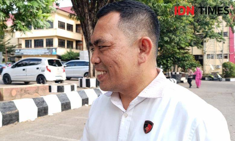 Dirreskrimum Polda NTT Patar Silalahi usai diwawancarai di Mapolda NTT. (IDN Times/Putra Bali Mula)