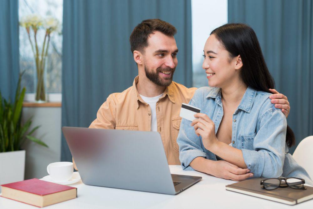 5 Kebiasaan Finansial Pasangan yang Tingkatkan Kualitas Hidup Bersama