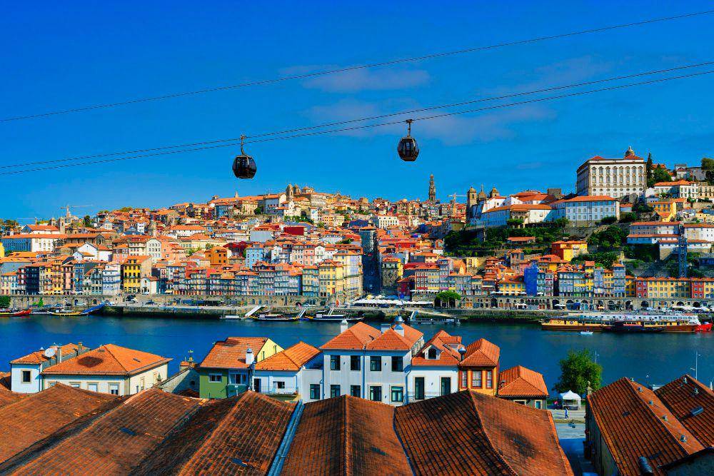 Ilustrasi Portugal (freepik.com/vwalakte)