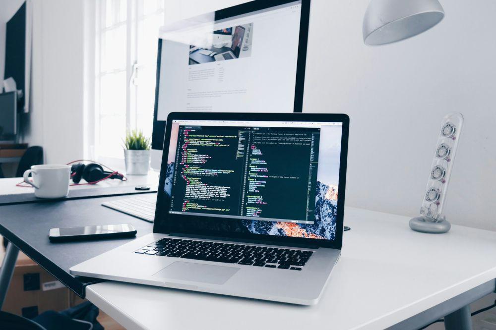 ilustrasi kecerdasan buatan (unsplash.com/@cgower)