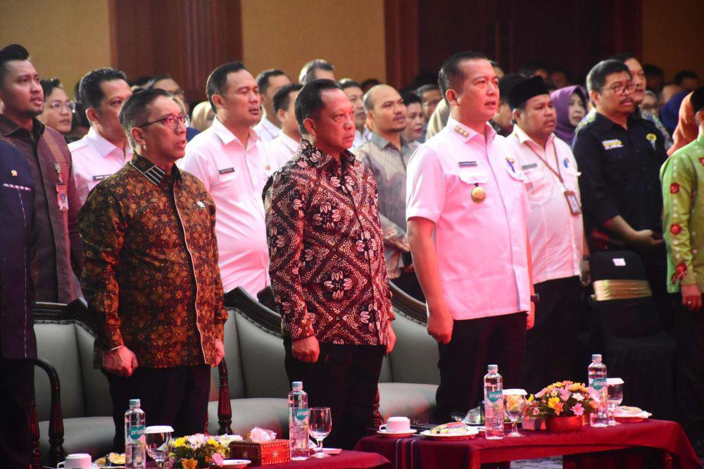 Ekonomi NTB Minus karena Tambang, Mendagri Telepon Bahlil