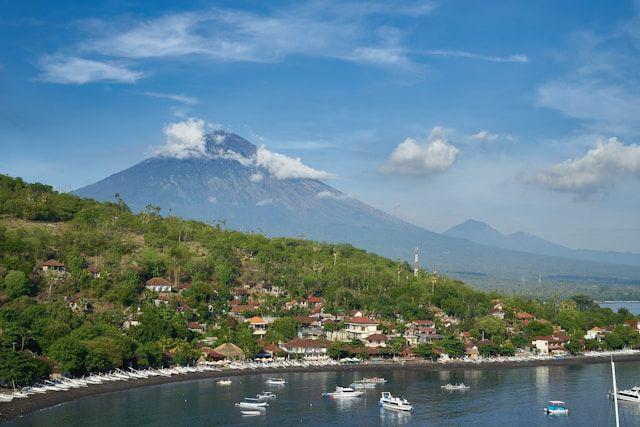 [QUIZ] Bali Barat atau Bali Timur, Ini Destinasi Alam yang Seru untukmu!