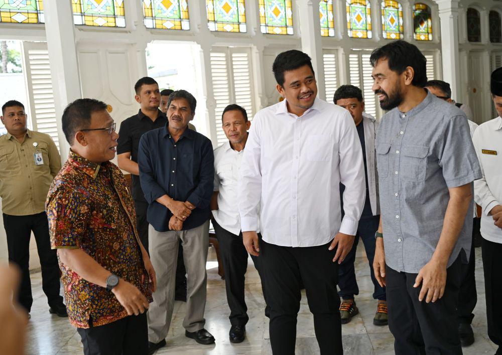 Gubernur Sumatera Utara Muhammad Bobby Afif Nasution bertemu dengan Gubernur Aceh Muzakir Manaf alias Mualem, Rabu (4/6/2025). Pertemuan itu membahas soal polemik berkembang terkait empat pulau yang semula masuk wilayah Aceh kini dalam wilayah Sumut. (Dok: Diskominfo Sumut)