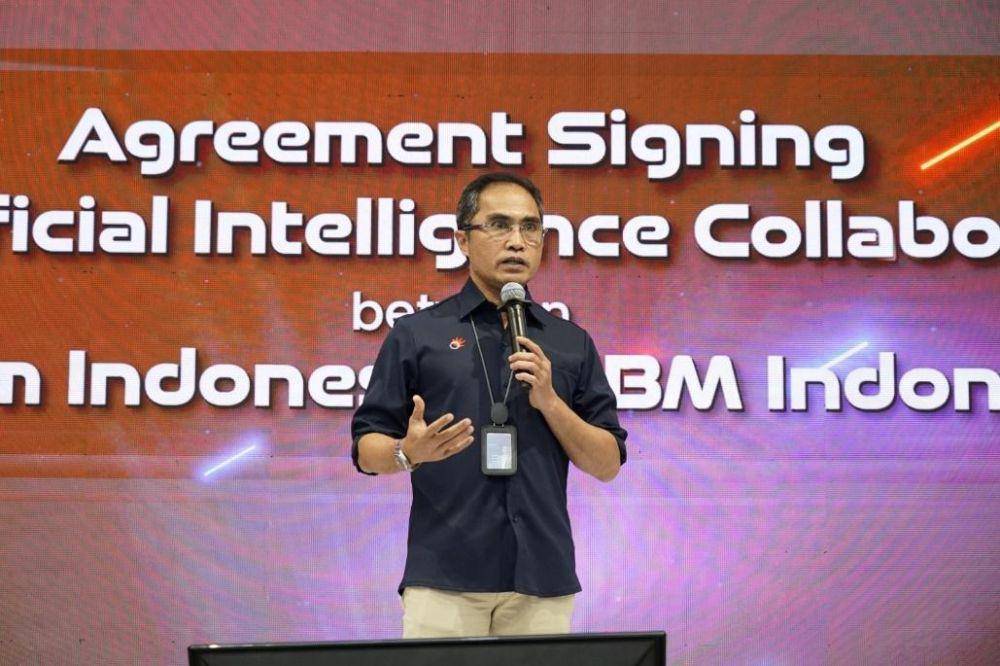 Direktur Group Business Development Telkom periode 2022-2025 Honesti Basyir saat memberikan sambutan pada acara Penandatanganan Perjanjian Kerja Sama antara Telkom dan IBM dalam rangka penyediaan solusi Sovereign AI (dok. Telkom)
