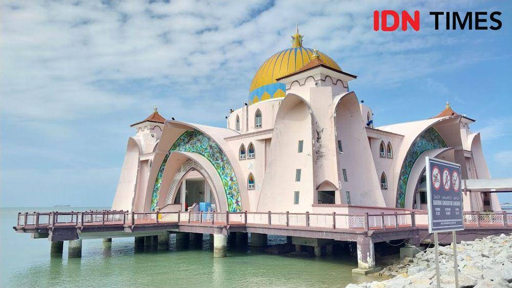 7 Etika Liburan di Tempat Ibadah yang Harus Kamu Patuhi