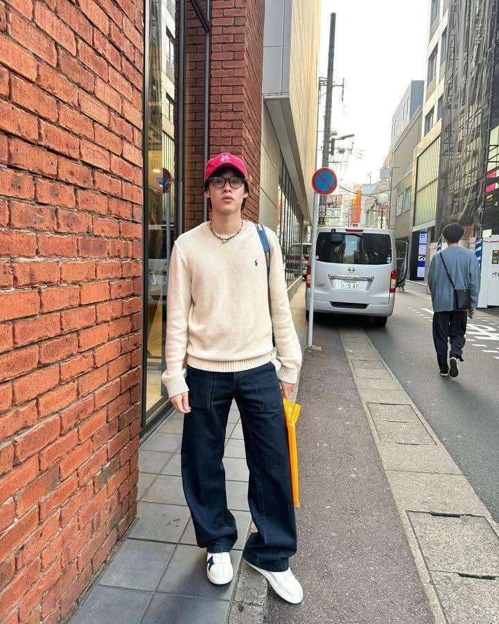 OOTD pakai topi baseball ala Peak Peemapol (Instagram.com/peakpeemapol)