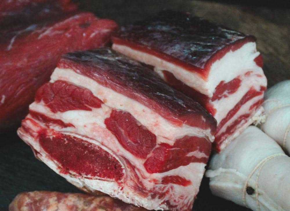 ilustrasi daging babi untuk membuat siu yuk (pexels.com/Domenico Scaglione)