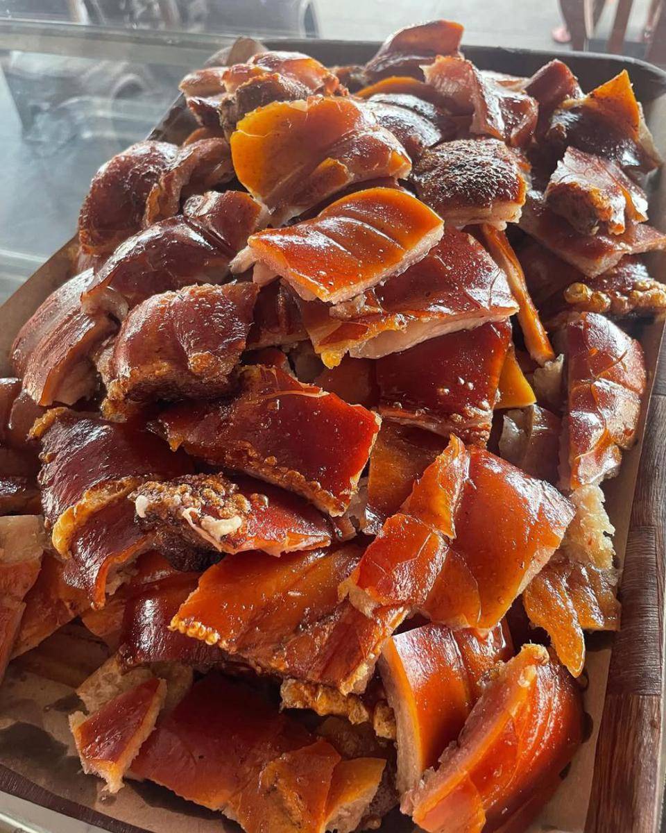 kulit kriuk di Samsam Guling Jumanis Bali (instagram.com/jumanis.bali)