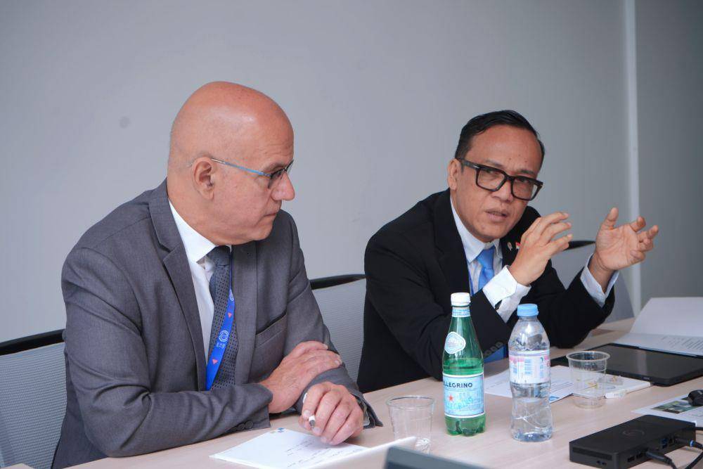 Wakil Menteri Ketenagakerjaan (Wamenaker), Immanuel Ebenezer menggelar pertemuan dengan Sekretaris Jenderal International Social Security Association (ISSA), Marcelo Abi-Ramia Caetano (dok.Biro Humas Kemnaker)