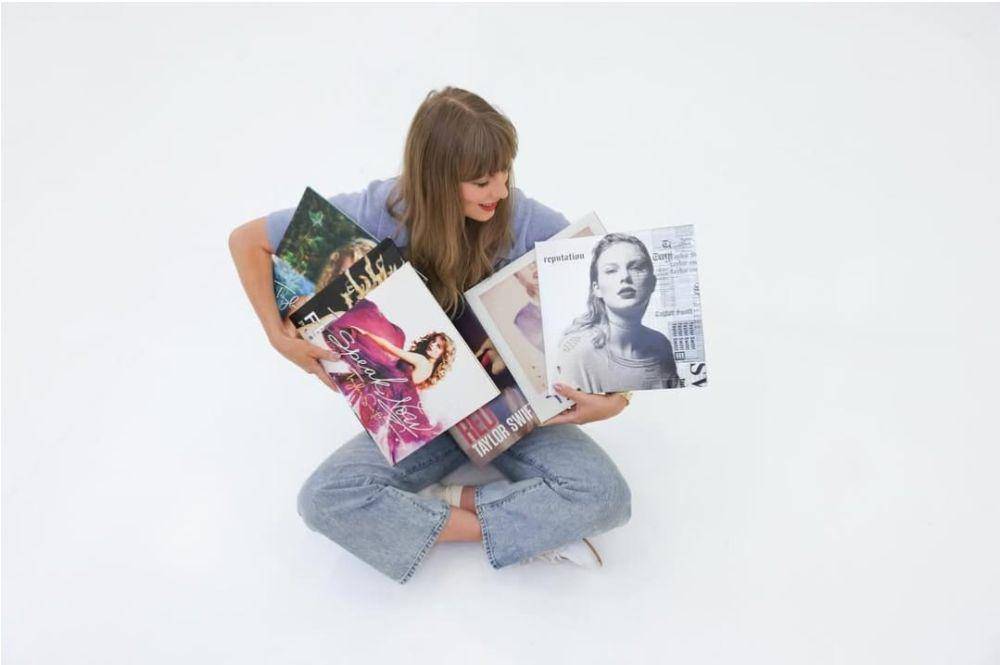 Potret Taylor Swift dengan albumnya (instagram.com/taylorswift)