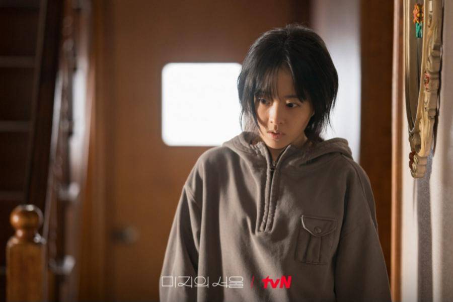 Yoo Mi Ji (Park Bo Young) di drakor Our Unwritten Seoul (dok. tvN Drama/ Our Unwritten Seoul)