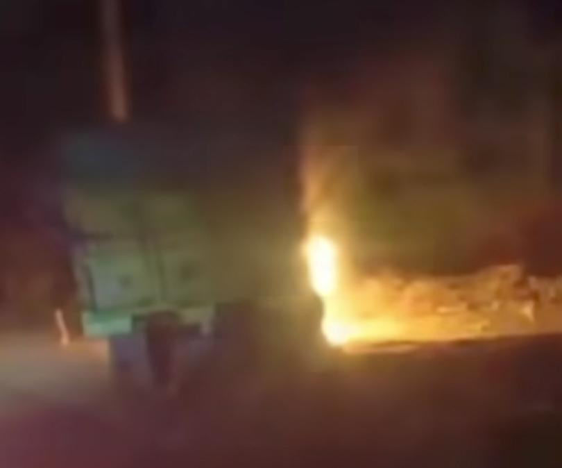Warga Muara Enim Murka Bakar Truk Batu Bara karena Kabur usai Serempet Mobil