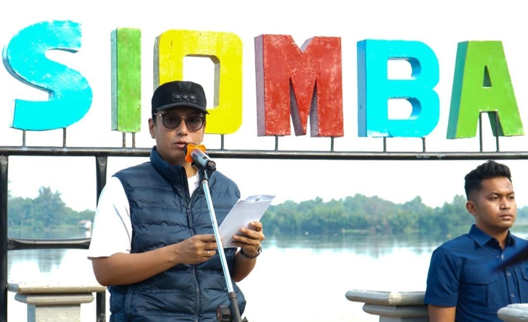 Rico Waas Sebut Danau Siombak Indah, Namun Tercemar Sampah