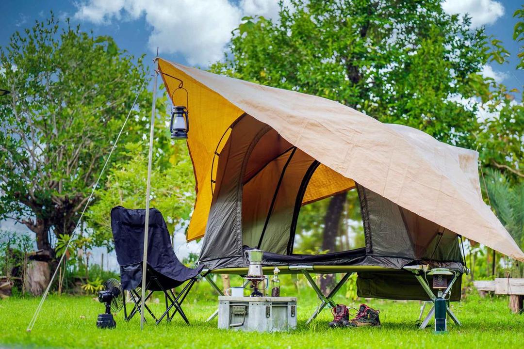 5 Manfaat Flysheet Tenda demi Camping Nyaman di Alam Terbuka