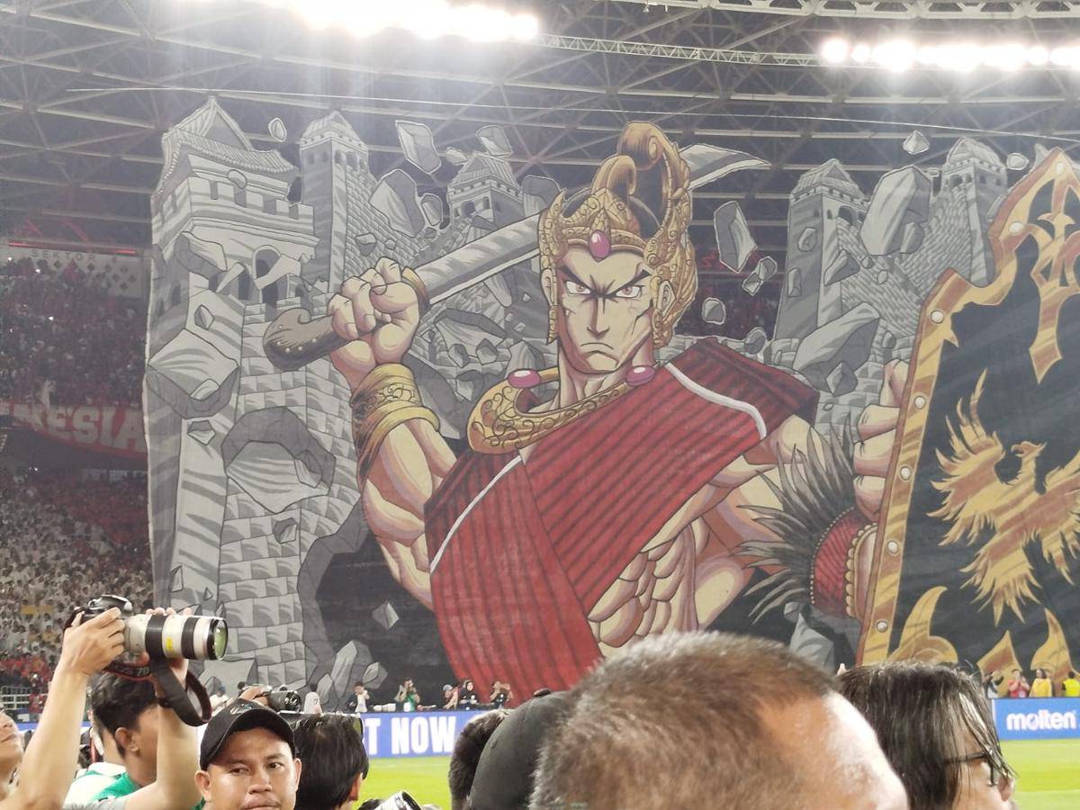 2 Tifo Menawan Iringi Kick-off Timnas Indonesia vs China
