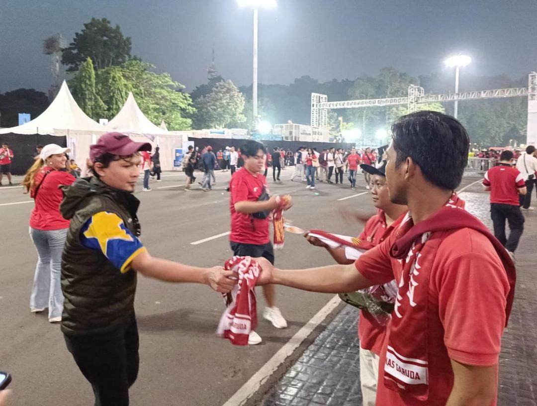 30 Ribu Syal Dibagikan Gratis Jelang Laga Timnas vs China, Ada 2 Desain Berbeda