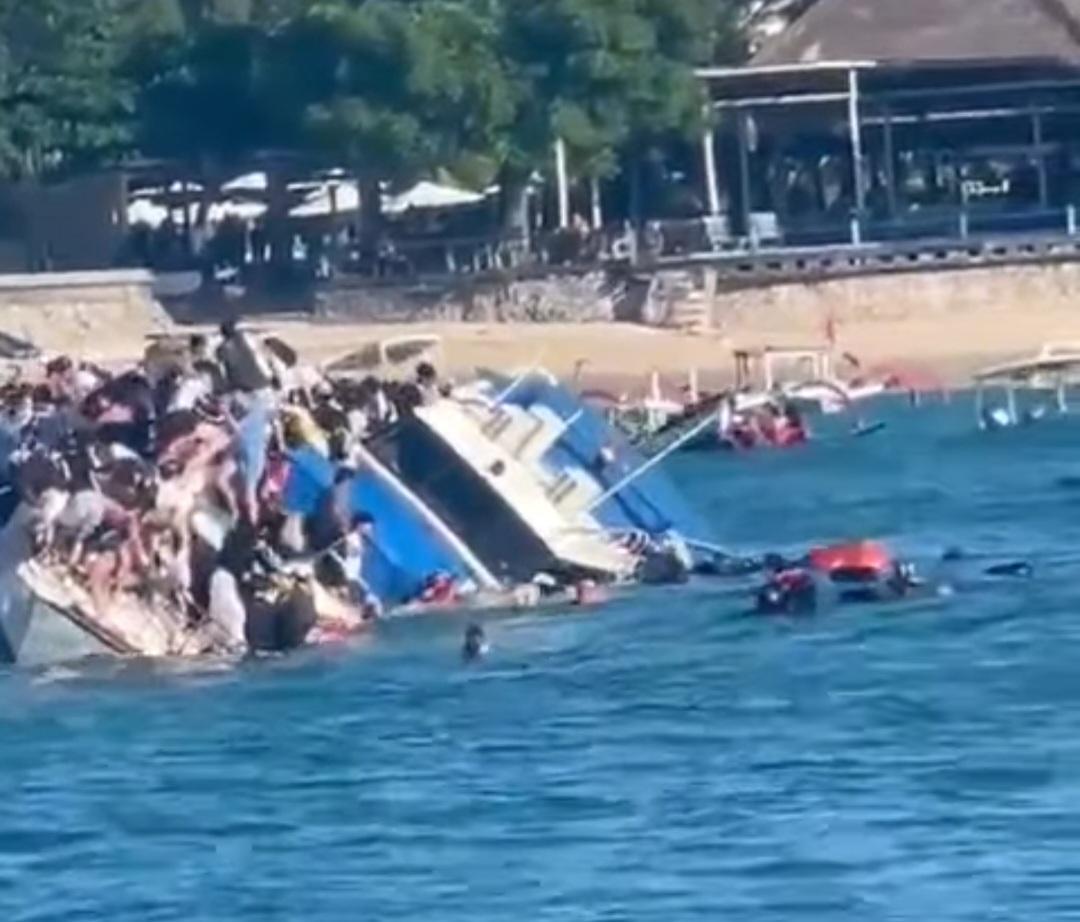 Dihantam Ombak di Lembongan, Fast Boat Angkut Wisatawan Terbalik