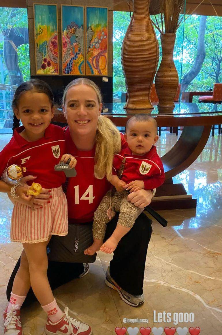 WAGs dukung pasangan di laga Indonesia vs China (instagram.com/mwaande20)