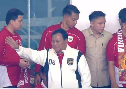 Prabowo Tiba di SUGBK, Dukung Timnas Indonesia Lawan China