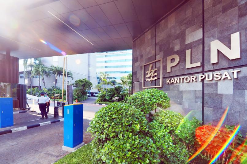 Pendapatan PLN cetak rekor.png