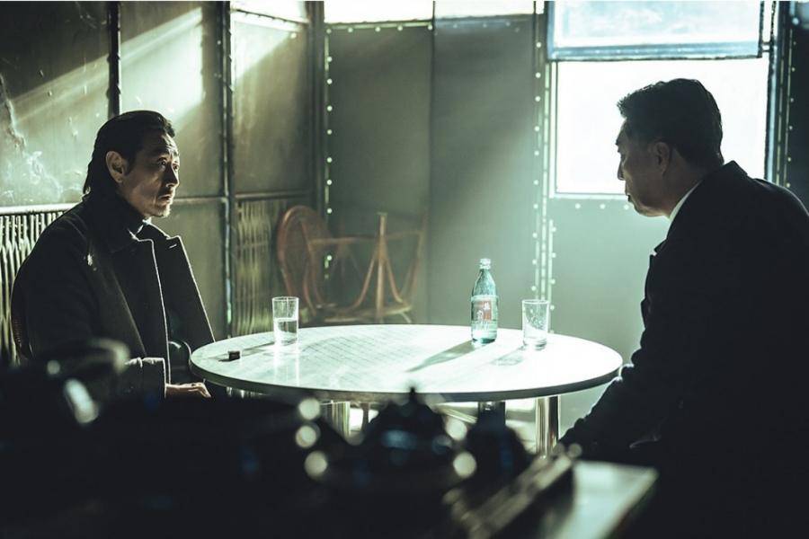 Lee Joo Woon (Heo Jun Ho) dan Gu Bong San (Ahn Kil Sang) di drakor Mercy for None (instagram.com/netflixkr)