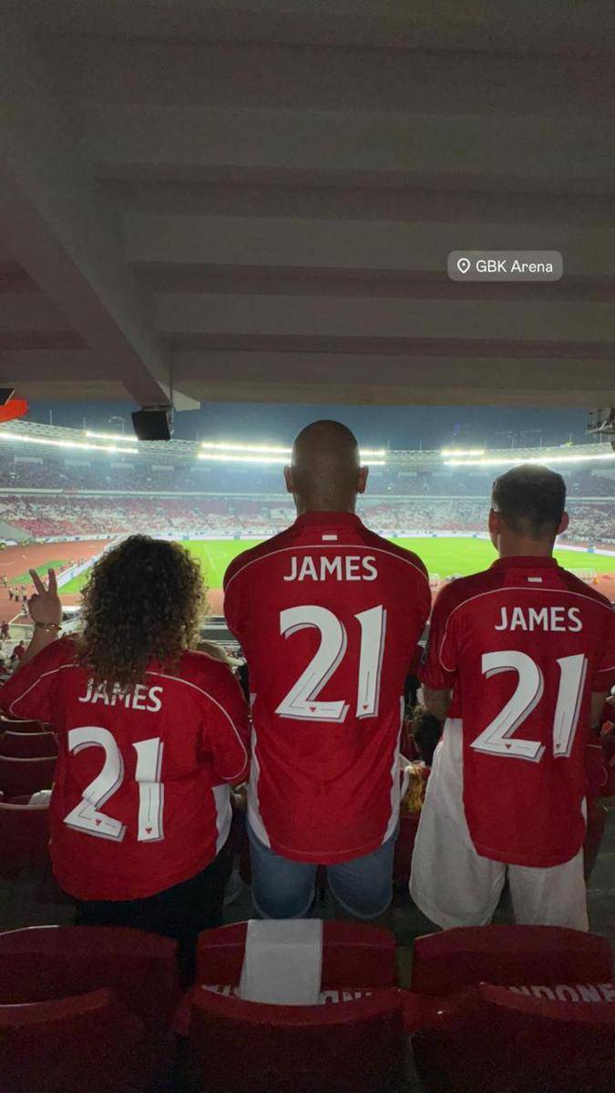 keluarga pemain Timnas di GBK (Instagram.com/dean11james)