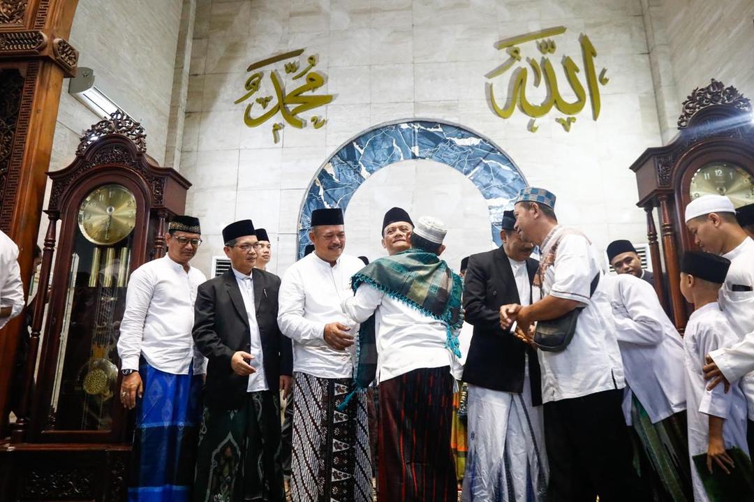 Ahmad Luthfi Salat Id di MAJT dan Serahkan Bantuan Hewan Kurban: Ini Bagian Sosial Kita