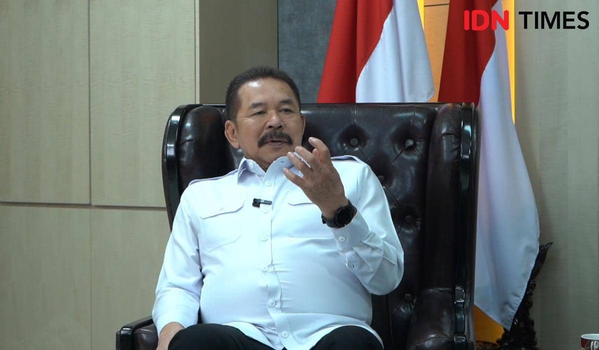 Wawancara khusus IDN Times bersama Jaksa Agung Sanitiar Burhanuddin di Kejaksaan Agung (Kejagung), Rabu (4/6/2025). (IDN Times/Gilang Pandutanaya)