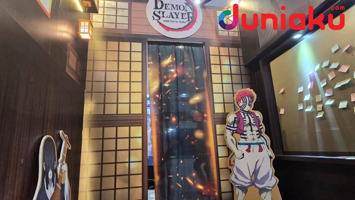booth demon slayer.jpg