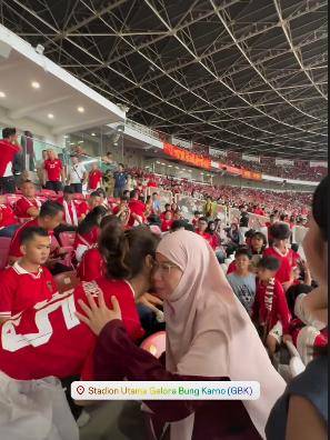 Jennifer Coppen nonton di GBK (Instagram.com/jennifercoppenreal20)