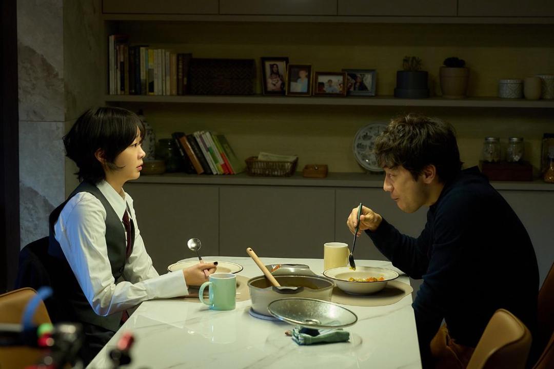Apakah Kim Han Saem-Yoon Ena Terlibat Loveline di Nine Puzzles?