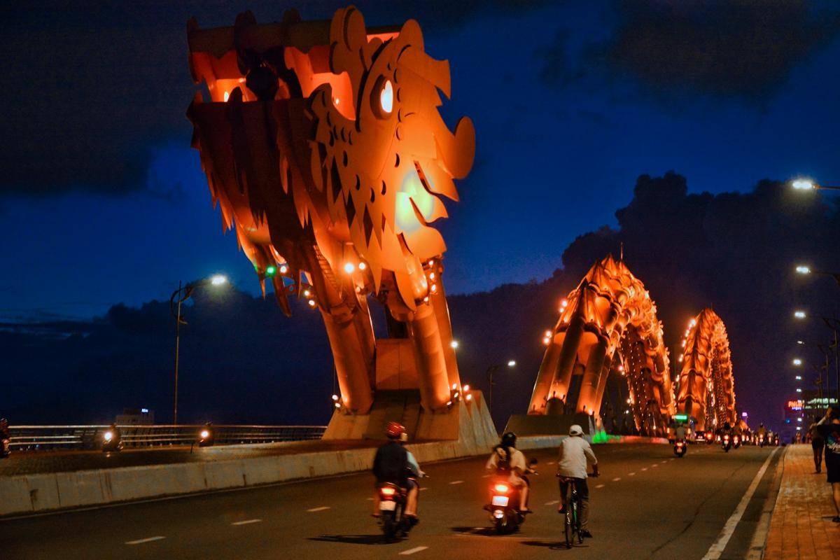 Dragon Bridge, Da Nang, Vietnam (unsplash.com/allphotobangkok)